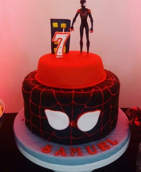 Miles Morales Spider-Man cake Spider Verse Cake, Spider Verse Party, Miles Morales Cake, Spiderverse Party, Spiderverse Birthday, Miles Morales Party, Miles Morales Birthday, Spider Man Cake, Spiderman Into The Spider Verse