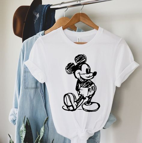 Disney Clothes For Women, Mickey Sketch, Sketch Disney, Disney 2025, Universal Trip, Ropa Upcycling, Disney Apparel, Disney 2023, Disneyland Shirt