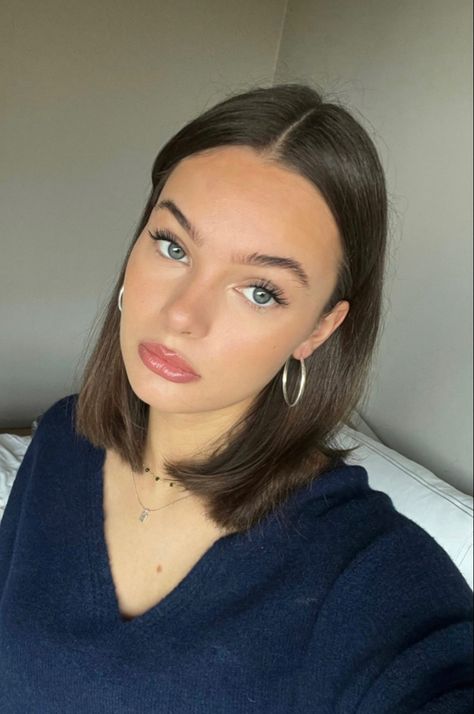 Short Hair Clean Look, Clean Girl Short Hair, Short Hair Inspo Aesthetic, Clean Look Hairstyle, Effortless Makeup Look, Emma Aurora, Annika Volkov, Beautiful Short Hairstyles, Easy Short Hairstyles