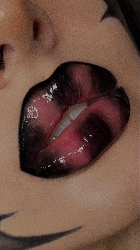 Black lipstick 
Doja cat lips
Juicy lips Doja Cat Makeup Looks, Black Cat Eye Makeup, Doja Concert, Editorial Lips, Hip Hop Makeup, Doja Cat Makeup, Eyeliner Tut, Black Lipstick Makeup, Black Cat Makeup