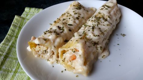 Crab Manicotti Recipe, Seafood Manicotti Recipe, Cheese Stuffed Manicotti, Easy Lobster Tail Recipe, Manicotti Shells, Stuffed Manicotti, Mennonite Girls Can Cook, Seafood Lunch, Manicotti Recipe