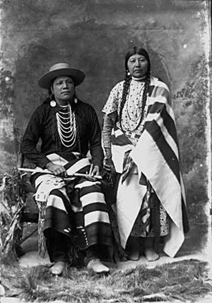 . Cheyenne Tribe, Native American Knowledge, Native American Images, Warm Springs, Native American Pictures, Plains Indians, Turkey Legs, Beautiful Portraits, Indigenous Americans