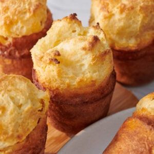 Cheese Popovers, Popovers Recipe, Popover Recipe, Easy Breakfast Brunch, Christmas Dinner Menu, Holiday Chocolate, Sprinkle Cookies, Swiss Cheese, Breakfast Brunch Recipes