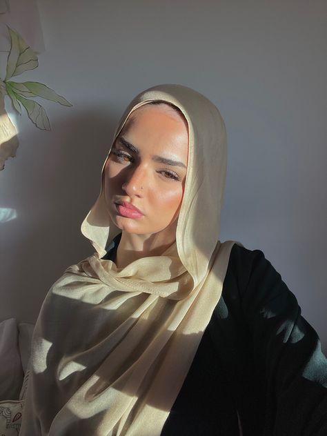 Modal Hijab Aesthetic, Hijabi Instagram, Turkish Hijab Style, Christian Veils, Hijab Turkish, Turkish Hijab, Modal Hijab, Hijab Makeup, Trending Aesthetic