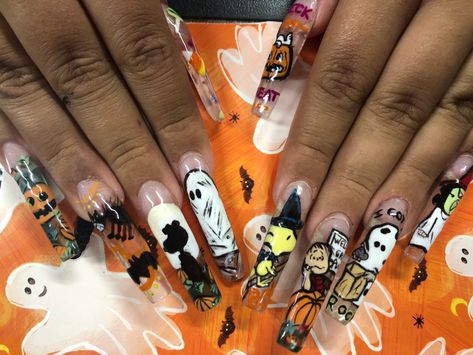 Handpainted nails by me🤍 Peanuts Halloween Nails, Great Pumpkin Charlie Brown Nails, Charlie Brown Halloween Nails, Snoopy Halloween Nails, Charlie Brown Nails, Peppermint Patty Charlie Brown, Snoopy Nails, It's The Great Pumpkin Charlie Brown, Great Pumpkin Charlie Brown