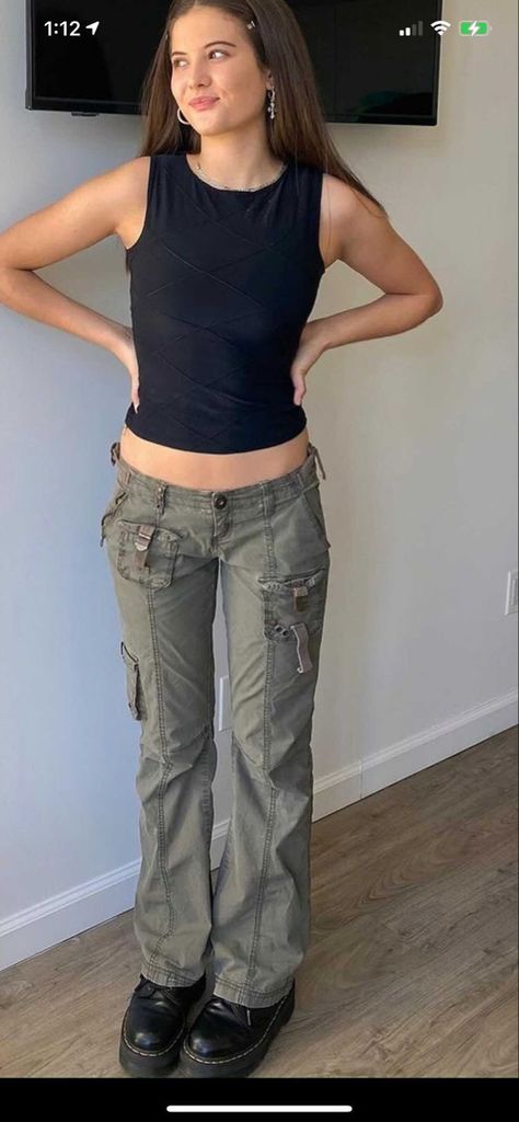 2000s Summer Outfits, Bootcut Cargo Pants, 2000s Summer, Cargo Pants Outfit, Fits Inspo, Alternative Outfits, Dream Style, Low Waisted, Summer Fits