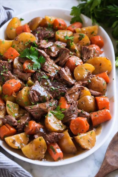 Delicious Pot Roast, Pot Recipes Healthy, Slow Cooker Roast, Pot Recipes Easy, Pot Roast Slow Cooker, Crockpot Recipes Beef, Pot Roast Recipes, Beef Stew Recipe, Crockpot Recipes Slow Cooker