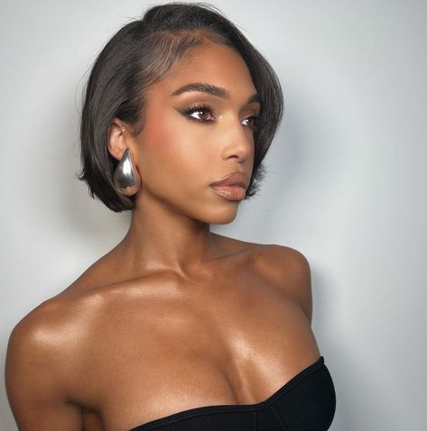 Short Hair Blowout, Lori Harvey, Great Haircuts, Short Sassy Hair, Cut Her Hair, Sassy Hair, Face Card, Hair Crush, Relaxed Hair