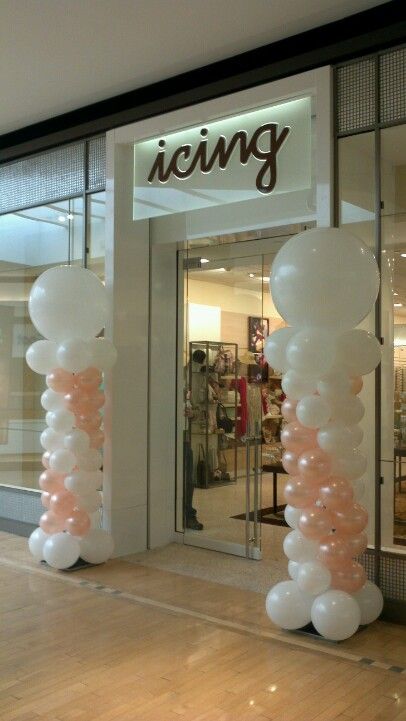 Fox Valley Mall - Aurora Il by Balloon Endeavor Ballon Entrance, Shop Opening Decoration Ideas Balloons, Business Opening Balloon Decor, Grand Opening Balloon Ideas, Column Balloon Design, Balloon Tunnel Entrance, Baloon Art, Balloon Arch Diy, Grand Opening Party