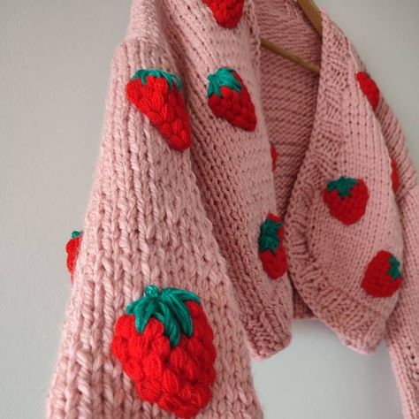 Back To School Outfits Ideas, School Outfits Ideas, Pink Bolero, Knit Cardigan Outfit, Crochet Outfits, Trendy Cardigans, Handmade Patch, Woman Outfit, Shrugs And Boleros