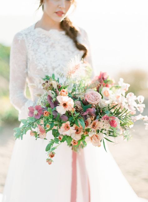 Simple colourful Hawaii Wedding Inspiration | Los Angeles Wedding Inspiration Flower Workshop, Blush Pink Weddings, Wedding Flower Inspiration, The Wild West, Los Angeles Wedding, Floral Inspiration, Classy Wedding, Wedding Los Angeles, Wedding Photography Poses