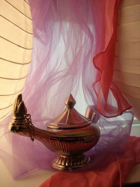 Geanie lamp I Dream Of Genie, Sandy Desert, Howleen Wolf, Wellness Magazine, 3 Wishes, Three Wishes, Genie Lamp, Genie In A Bottle, Aladdin Lamp