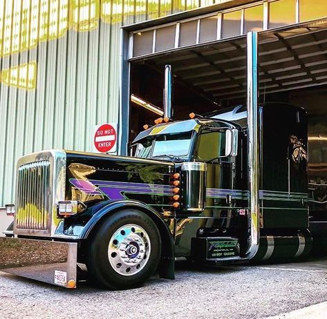 Peterbilt 379 Custom, Custom Peterbilt, Milk Man, Peterbilt 389, Old Lorries, Dream Future, Custom Big Rigs, Custom Truck, Peterbilt 379