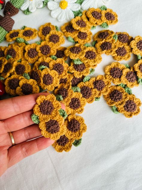 We prepared it for the beautiful hair of little girls. 🌻 #handmade #hairclips #flower #crochetedvintage #flowerstagram #crochetflowers #3dflowers #handknitflower #springflower #sunflower #crochet #knitting #knitter #items #hippistylecrochet #crochetflowers💖 Crochet Bow Tie, Hair Clip Crochet, Crochet Hair Bow, Sunflower Hair Clip, Crochet Bow Ties, Crochet Hair Bows, Sunflower Hair, Sunflower Embroidery, Knitted Bow