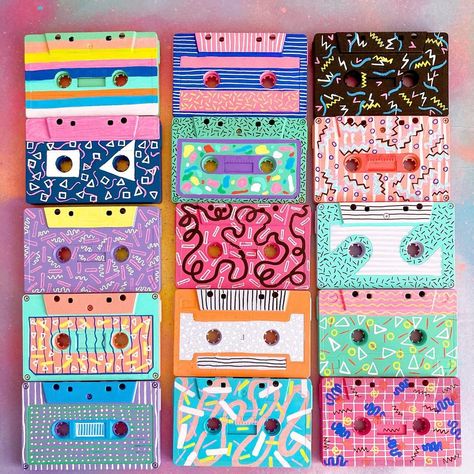 Painted Cassette Tapes, Painted Cassette, Cassette Tape Art, Crafty Witch, Dopamine Decor, Art Teaching, Astuces Diy, Cd Art, Craft Decorations