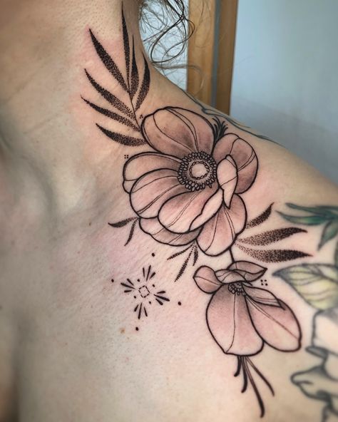 Black and Grey Neo Traditional Flowers 🖤 for my lovely client today. Symmetric design on both of her shoulders. Thank you so much 🤍 I am happy to see there are so nice people in this world. It was a very nice & calm session. #flowertattoo #flowerchest #flowershoulder #chesttattoo #shouldertattoo #neotrad #neotraditional Neo Traditional Flowers, Traditional Tattoo Black And Grey, Symmetric Design, Traditional Flowers, Floral Tattoo Shoulder, Traditional Tattoo Flowers, Neotraditional Tattoo, Traditional Tattoo Design, Nice People