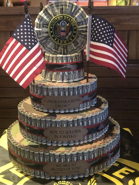 Retirement Money Cake, Boot Camp Graduation Party, Military Retirement Party Ideas, Army Graduation Party, Us Navy Party, Cake For Graduation, Army Party Decorations, Basic Training Graduation, Air Force Graduation