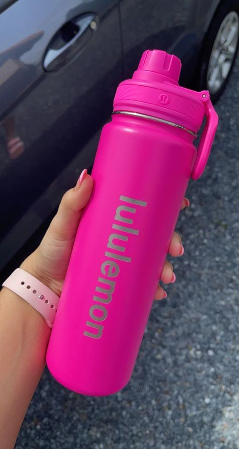 Lululemon Water Bottle, Preppy Lululemon, Stanley Water Bottle, School Backpack Essentials, Trendy Water Bottles, Pink Water Bottle, Backpack Essentials, Dog Stroller, Cute Water Bottles