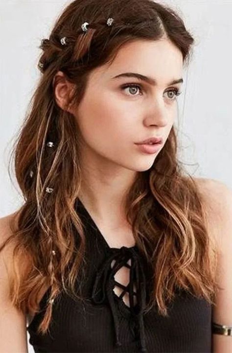 Hair Rings Hairstyles, Viking Hair Beads, Pirate Hair, Look Hippie Chic, Hair Cuffs, Viking Hair, Hippie Hair, Your Hairstyle, Hair Rings