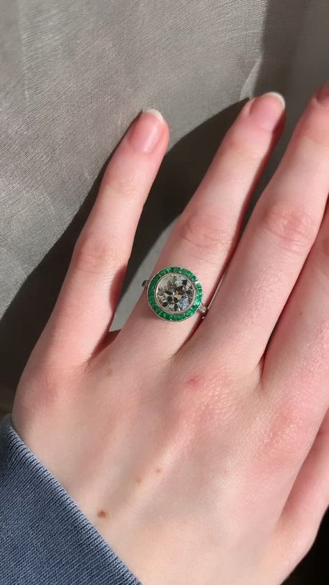 Emerald Cocktail Ring, Emerald Cocktail, Emerald Diamond Engagement Ring, Sparkling Diamond Ring, Diana Ring, Dream Rings, Emerald Ring Engagement Diamond, Everyday Jewellery, Emerald Rings