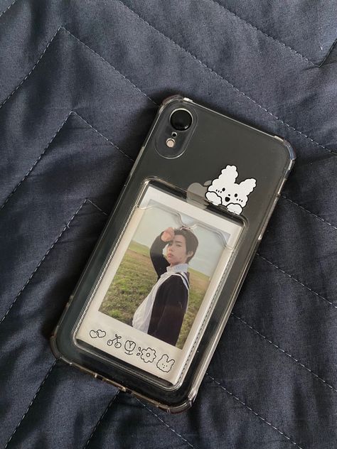 Photocard In Phone Case, Photocard Phone Case Ideas, Kpop Photocards Decoration, Photocard Phone Case, Sunghoon Photocard, Dimension Answer, Kpop Phone Cases, Diy Phone Case Design, Vintage Phone Case