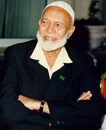 Ahmed Hoosen Deedat ‎ July 1918 – 8 August 2005 was a South African writer and public speaker of Indian descent.He was best known as a Muslim missionary who held numerous inter-religious public debates with evangelical Christians, as well as video lectures, most of which centred around Islam, Christianity. He established the IPCI, an international Islamic missionary organisation, and wrote several booklets on Islam and Christianity which were widely distributed by the organisation. Ahmed Deedat, Muslim Scholars, Missionary Work, Building House Plans Designs, Name Of Allah, Public Speaker, About Islam, Phone Wallpaper Images, Wallpaper Images