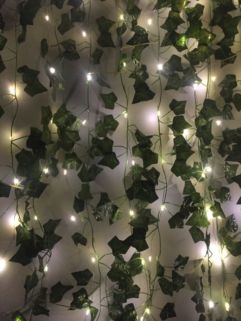 Vine String Lights, Ivy Decor, Garden Theme Birthday, Small Apartment Room, Ivy Vine, Cosy Bedroom, Light Wall Art, Redecorate Bedroom, Cozy Room Decor