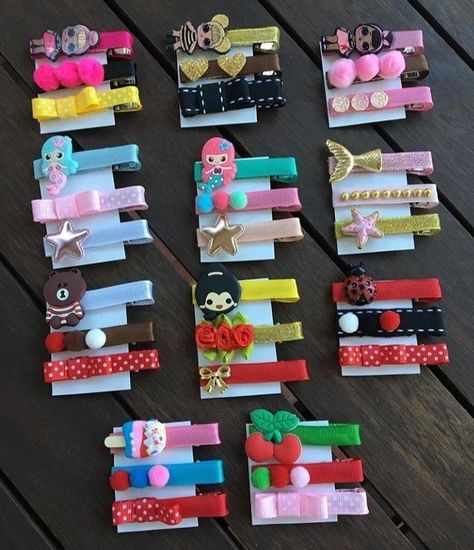 Newborn Hair Bows, Hair Pins Diy, Hair Bows Diy Ribbon, Disney Hair Bows, Girls Hair Bows Diy, Kids Hair Clips, Satin Ribbon Flowers, Hair Clips Diy