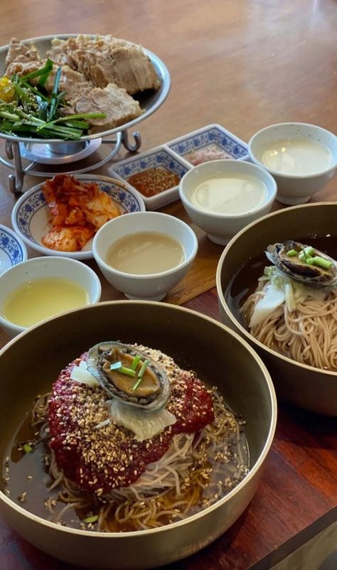 Food Aestethic Korean, Korean Lunch Aesthetic, Korean Food Instagram, Asian Food Aethstetic, Korean Food Aethstetic, Korean Food Delivery, Healthy Korean Food, Aesthetic Korean Food, Korean Comfort Food