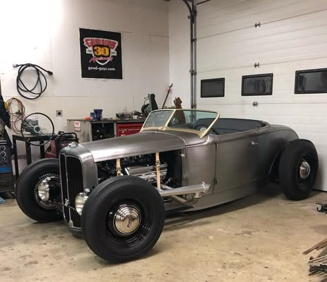 Hot Rod Autos, Rat Rod Pickup, Rat Rod Trucks, Ford Hot Rod, Hot Rods Cars Muscle, Vintage Hot Rod, Traditional Hot Rod, Ford Roadster, Rat Rods Truck