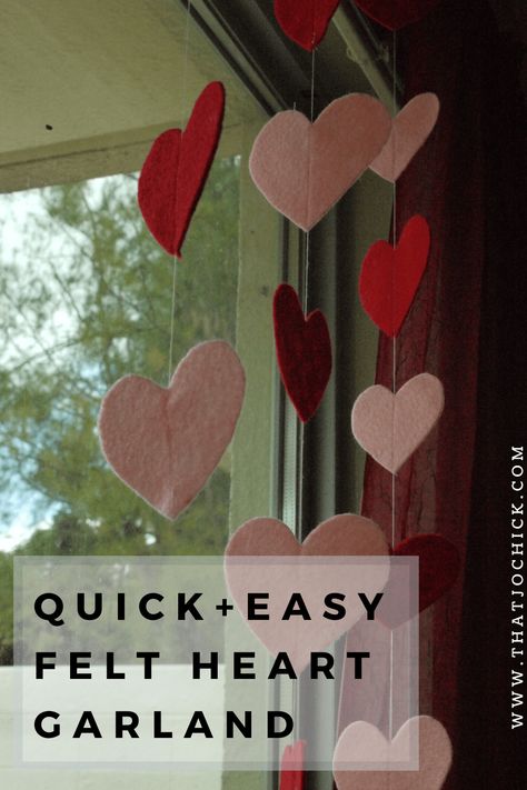 Valentine's Day Diy Garland, Handmade Valentines Decorations, Diy Felt Valentines Decor, Diy Valentine Decorations Homemade, Diy Felt Heart Garland, How To Make Heart Garland, Heart Felt Garland, Diy Valentines Garland Simple, Valentine Garland Ideas Easy Diy