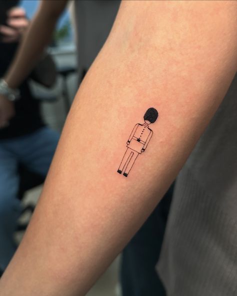 Check out this tiny royal guard 💂🏻‍♂️ This one's heading back to Sicily What tattoo would you get to commemorate London? #microtattoo #littletattoo #traveltattoo Royal Guard, Little Tattoos, Travel Tattoo, Sicily, London, Tattoos, Quick Saves