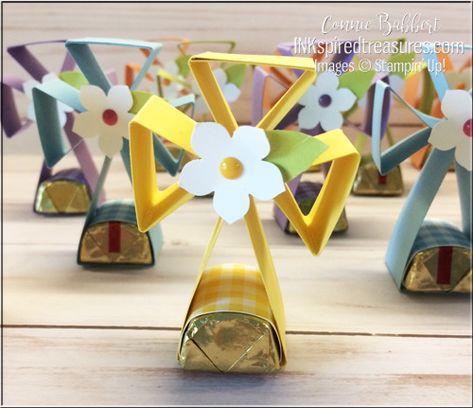 Easter Table Favors Simple, Easter Favors For Church, Easter Table Favors Gift Ideas, Easter Favors For Table, Easter Table Favors, Easter Cross Crafts, Easter Candy Crafts, Hershey Kisses Crafts, Easter Treat Holders