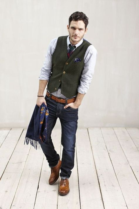 Men Waistcoat Styles-18 Ways to Wear Waistcoat for Classy Look Sport Coat With Jeans, Estilo Cafe Racer, Waistcoat Designs, Men Waistcoat, Mens Fashion Swag, Chaleco Casual, Mens Fashion Denim, Style Masculin, Tweed Waistcoat