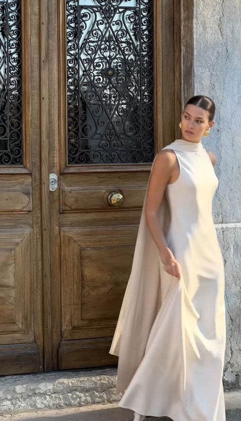 Elegant Gowns, Everyday Dress, Brides Wedding Dress, Evening Dresses Elegant, Everyday Outfit, Metallic Dress, Glam Dresses, Feminine Outfit, White Wedding Dresses