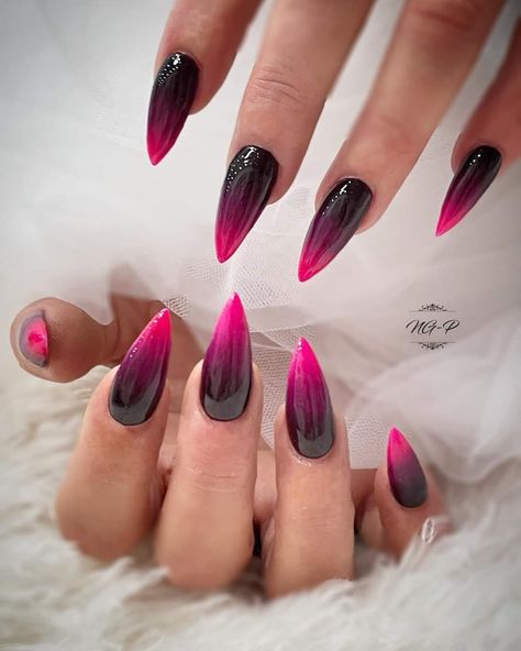 Stiletto Ombre Nail Designs, Black And Pink Ombré Nails, Pink And Black Ombre Acrylic Nails, Villain Nails Aesthetic, Pink To Black Ombre Nails, Pink Black Ombre Nails, Medium Stiletto Nails Designs, Steletoes Nails Design, Pink And Black Ombre Nails