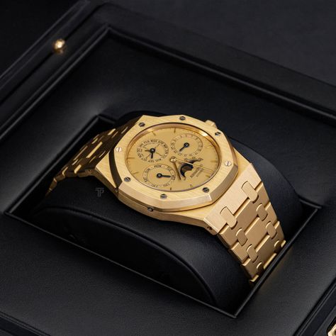 Audemars Piguet Gold, Isiah Thomas, Special Ops, Dream Watches, Magic Johnson, Designer Watches, Wrist Wear, Perpetual Calendar, Audemars Piguet Royal Oak