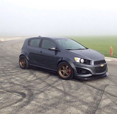 Dream Sonic RS with a few modifications. Chevrolet Sonic Hatchback, Chevy Aveo, Chevy Sonic, Hatchbacks, American Auto, Stance Cars, Chevrolet Spark, Chevrolet Sonic, Chevy Cruze