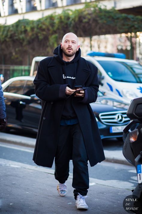 Demna Gvasalia Vetements Balenciaga designer Street Style Street Fashion Streetsnaps by STYLEDUMONDE Street Style Fashion Photography Demna Gvasalia Balenciaga, Demna Gvasalia Style, Demna Gvasalia Vetements, Balenciaga Demna, Balenciaga Street Style, 2016 Street Style, Outfit Photography, Balenciaga Style, Paris Mens Fashion