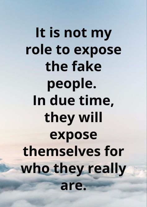 150 Fake Friends Quotes & Fake People Sayings with Images Backstabbers Quotes, Backstabbing Quotes, Fake Friends Quotes, Fake Family Quotes, Fake Friendship Quotes, Fake Quotes, True Friends Quotes, Fake Friend Quotes, Fake People Quotes