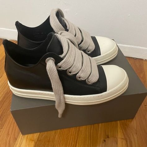 Rick Owens Boots Men, Rick Owens Low Sneakers Outfit, Rick Owens Thick Laces, Low Top Rick Owens Outfits, Low Rick Owens, Rick Owens Ramones Low, Low Top Rick Owens, Low Sneakers Outfit, Rick Owen Shoes