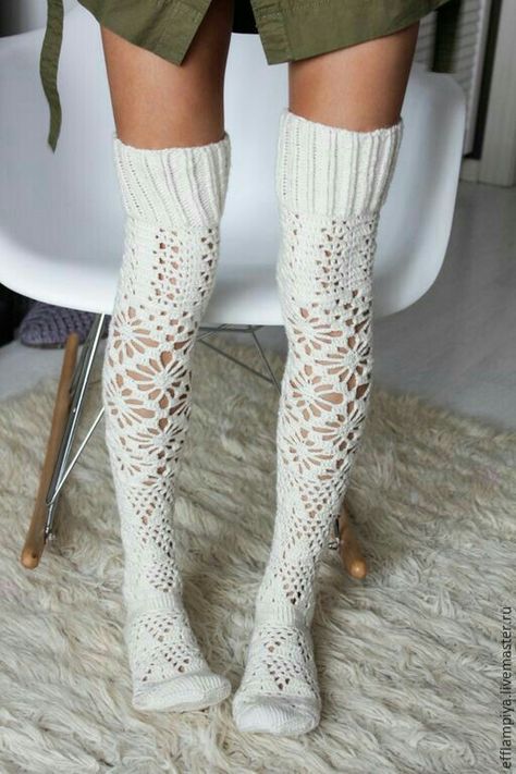 Crochet Thigh High Socks, Thigh High Leg Warmers, Thigh Socks, Crochet Stocking, Crochet Socks Pattern, Crochet Leg Warmers, Mode Crochet, Diy Socks, Crochet Boots