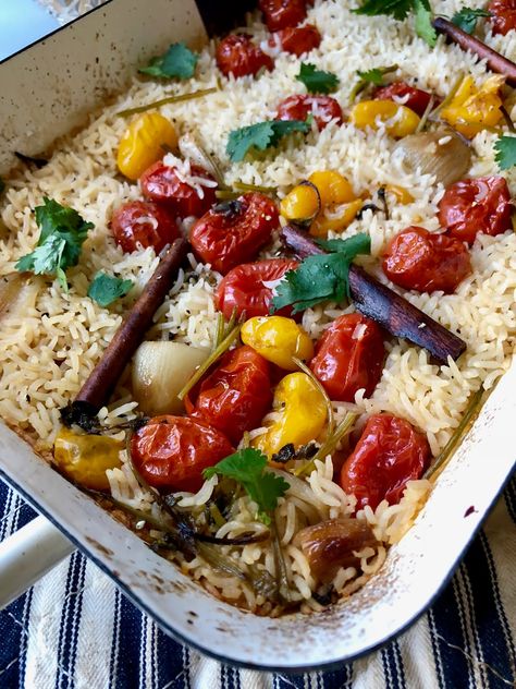 Recipes Using Cooked Rice, Supperclub Ideas, Ottolenghi Vegetarian, Baked Rice Recipes, Oven Baked Rice, Rice Bake Recipes, Rice With Vegetables, Yotam Ottolenghi Recipes, Chunky Chef