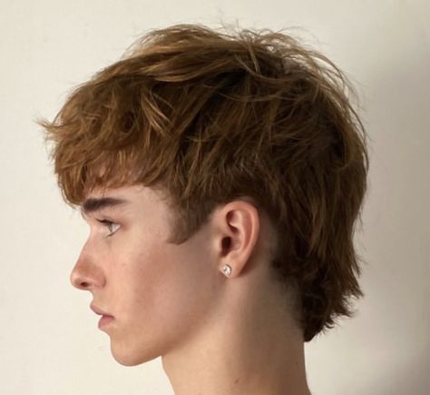 Ginger Guy Haircut, Mens Short Bangs Haircut, Hair Inspo Men Short, Short Shaggy Haircuts Men Straight Hair, Short Haircut Masculine, 90s Short Hair Men, Straight Male Hairstyles, Men’s Haircut With Bangs, 90s Mod Cut Men