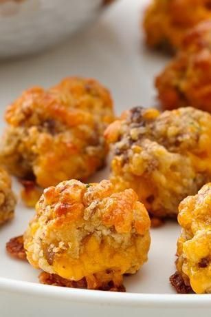 Sausage Cheese Balls Recipe Sausage Cheese Balls, Sausage Balls Recipe, Clean Funny, Bisquick Recipes, Sausage Balls, Cheese Balls, Snacks Für Party, Pork Sausage, Party Food Appetizers