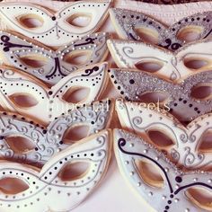 Themes Sweet 16, Masquerade Gala, Sweet 16 Masquerade Party, Mascarade Party, Masquerade Cakes, Masquerade Party Decorations, Masquerade Ball Party, Gold Ideas, Masquerade Theme