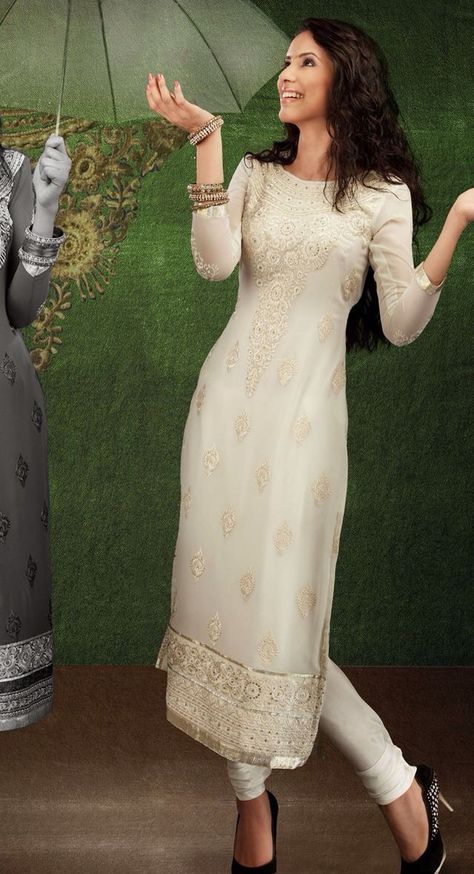 White Kameez, White Salwar Kameez, Salwar Kamiz, Desi Clothes, Ghagra Choli, Indian Couture, Indian Attire, Asian Outfits, Indian Outfit