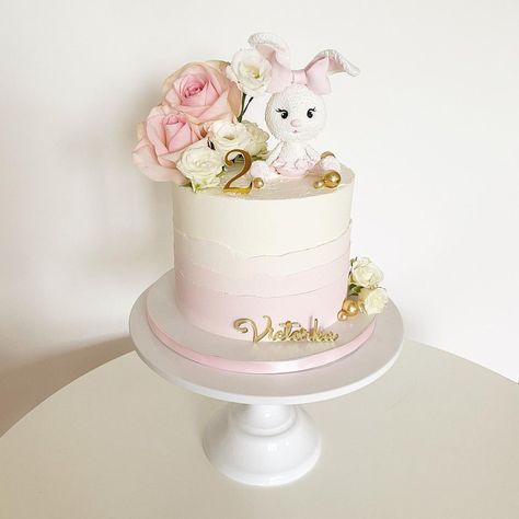 Buttercream Bunny Cake, Buttercream Bunny, Pink Ombre Cake, Shower Flowers, Roses Cake, Ombre Cake, Fashion Clipart, Bunny Cake, Baby Shower Flowers