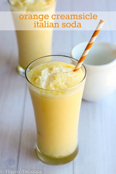 Sweet and creamy Orange Creamsicle Italian Soda tastes just like your favorite childhood popsicle but in a refreshing drink. Italian Cream Soda, Juice Ice Cubes, Soda Bar, Italian Drinks, Flavored Sparkling Water, Homemade Soda, Italian Soda, Soda Recipe, Orange Creamsicle