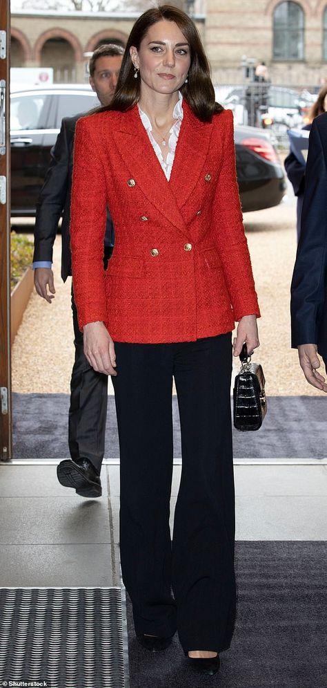 Kate Middleton Zara Blazer, Blazer Kate Middleton, Kate Middleton Outfits Classy, Kate Middleton Blazer, Zara Blazer Outfit, Classic Archetype, Official Outfits, Kate Middleton Style Outfits, Princess Kate Style